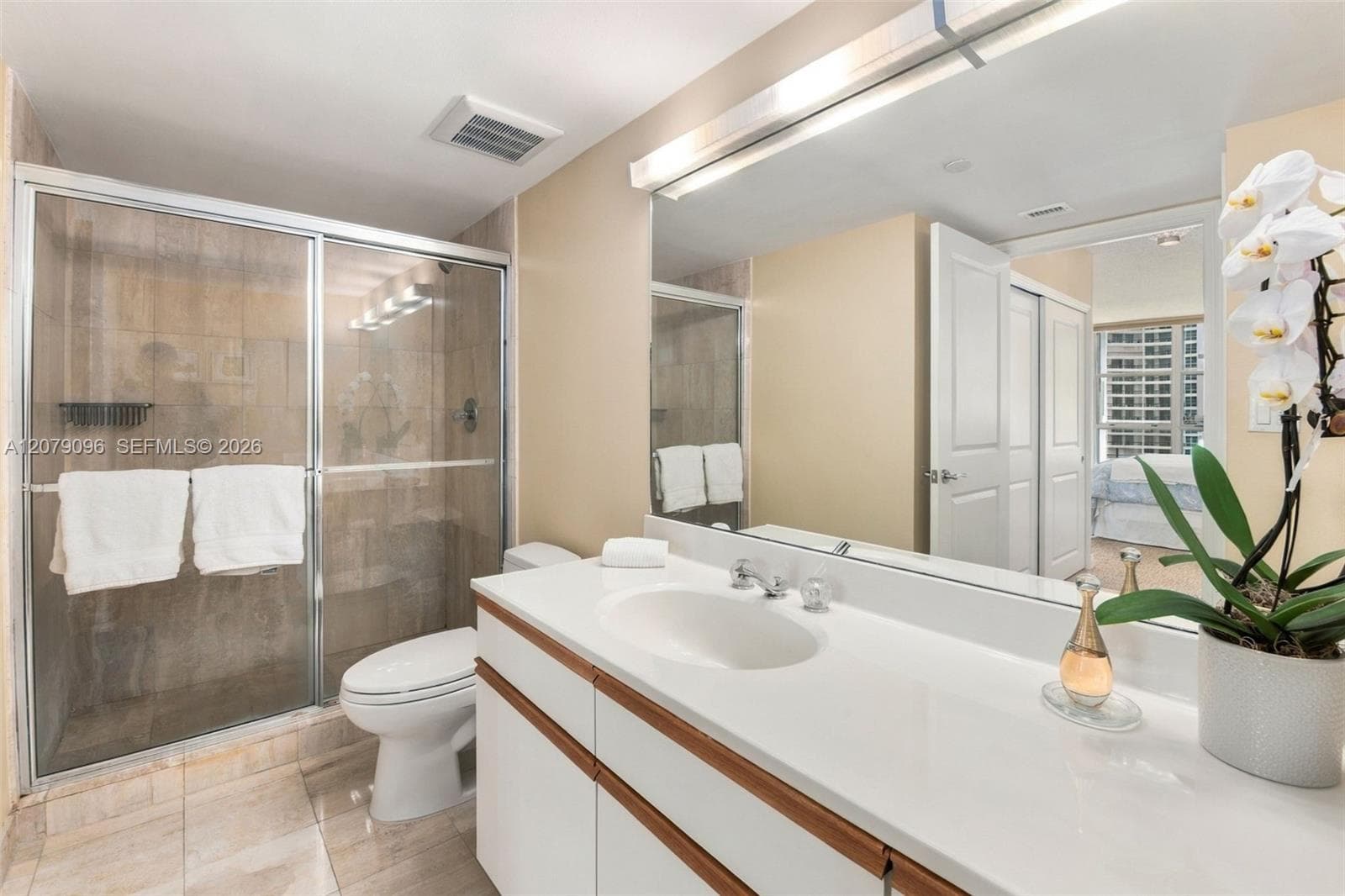 3600 Mystic Pointe Dr 903 photo 6