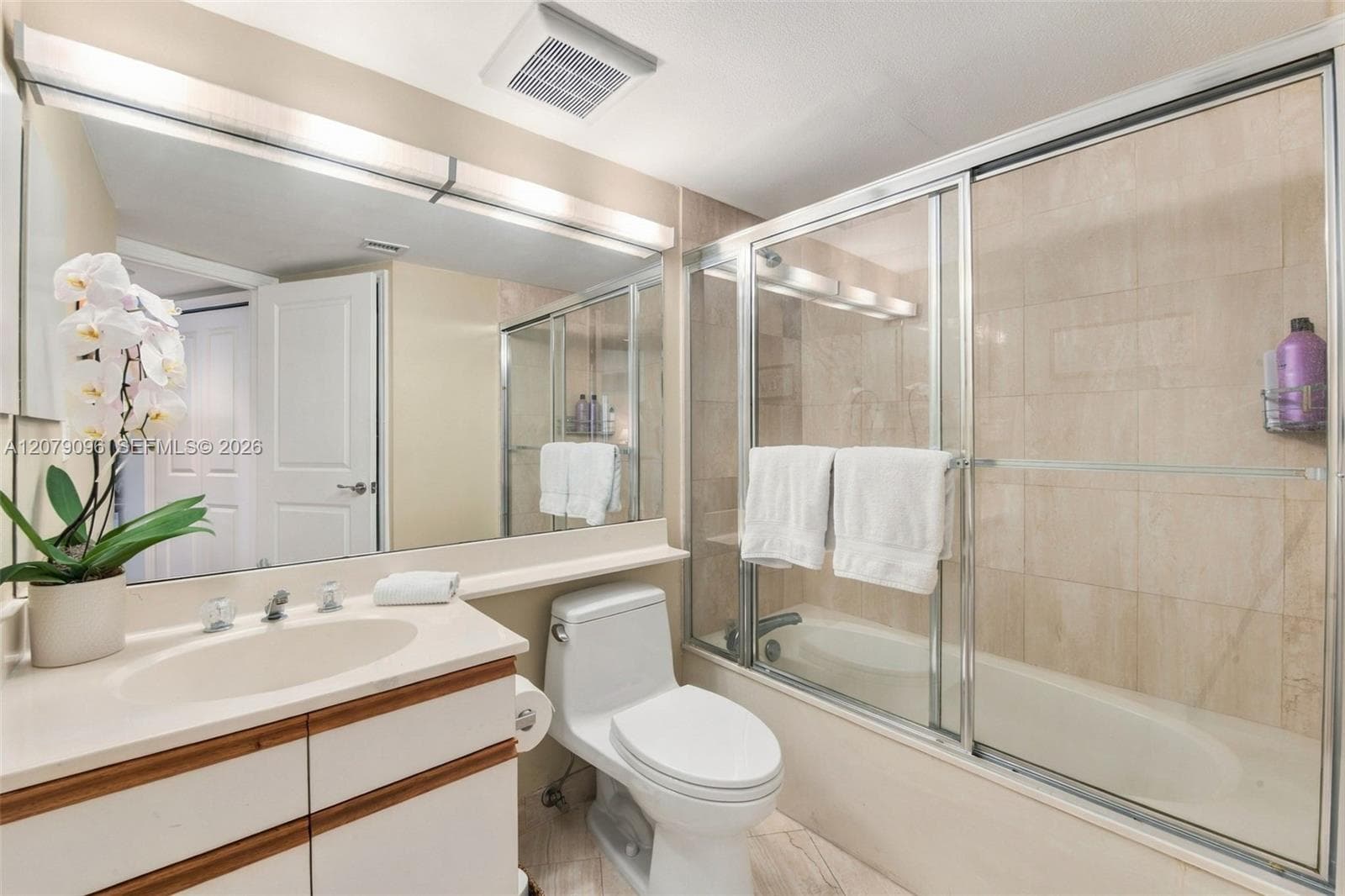 3600 Mystic Pointe Dr 903 photo 8