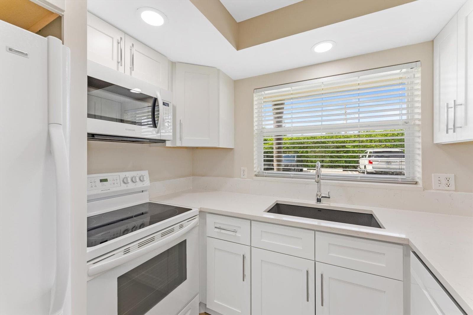 478 TEQUESTA Drive 115 photo 6