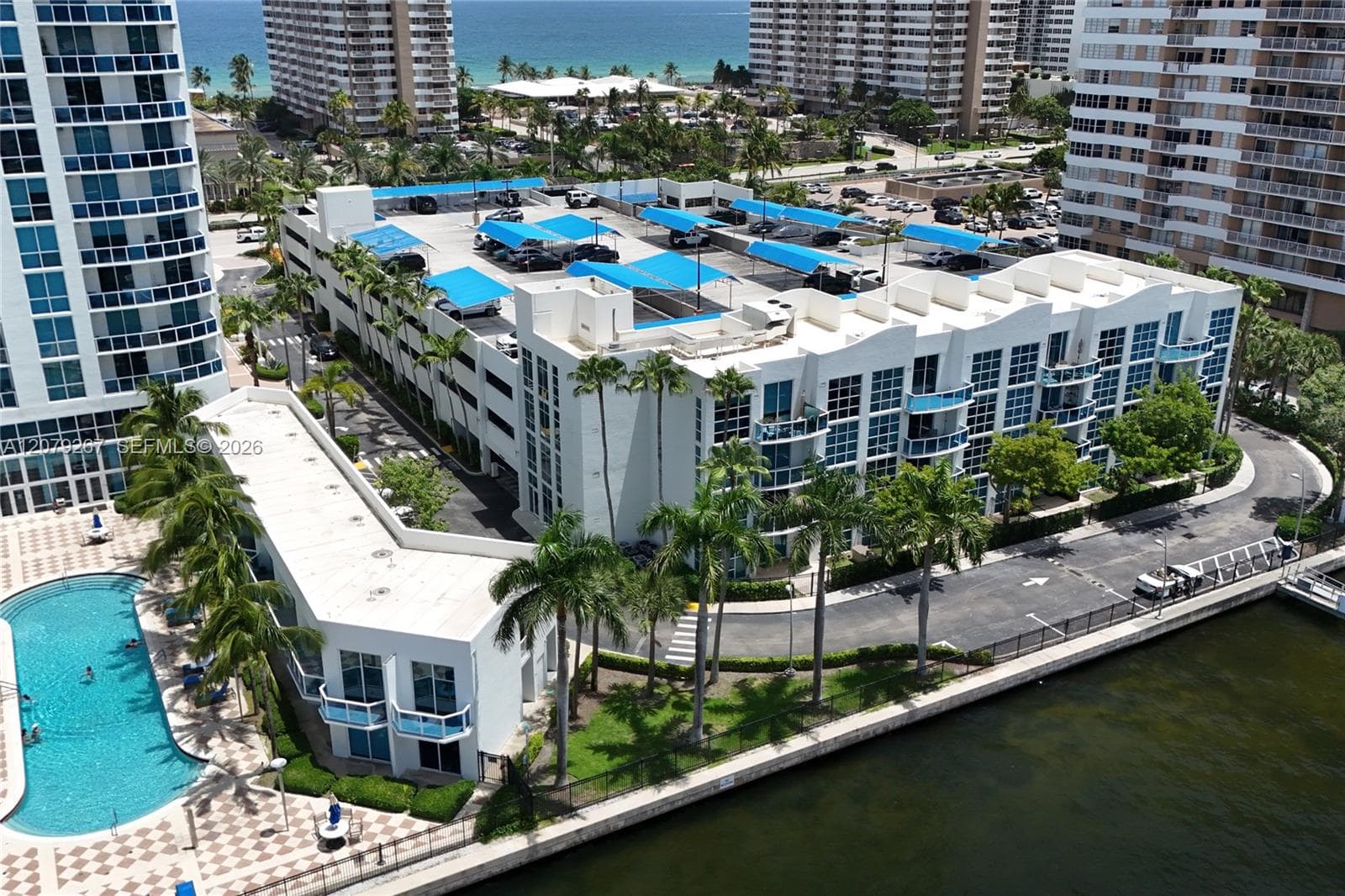 1945 S Ocean Dr M6 photo 3