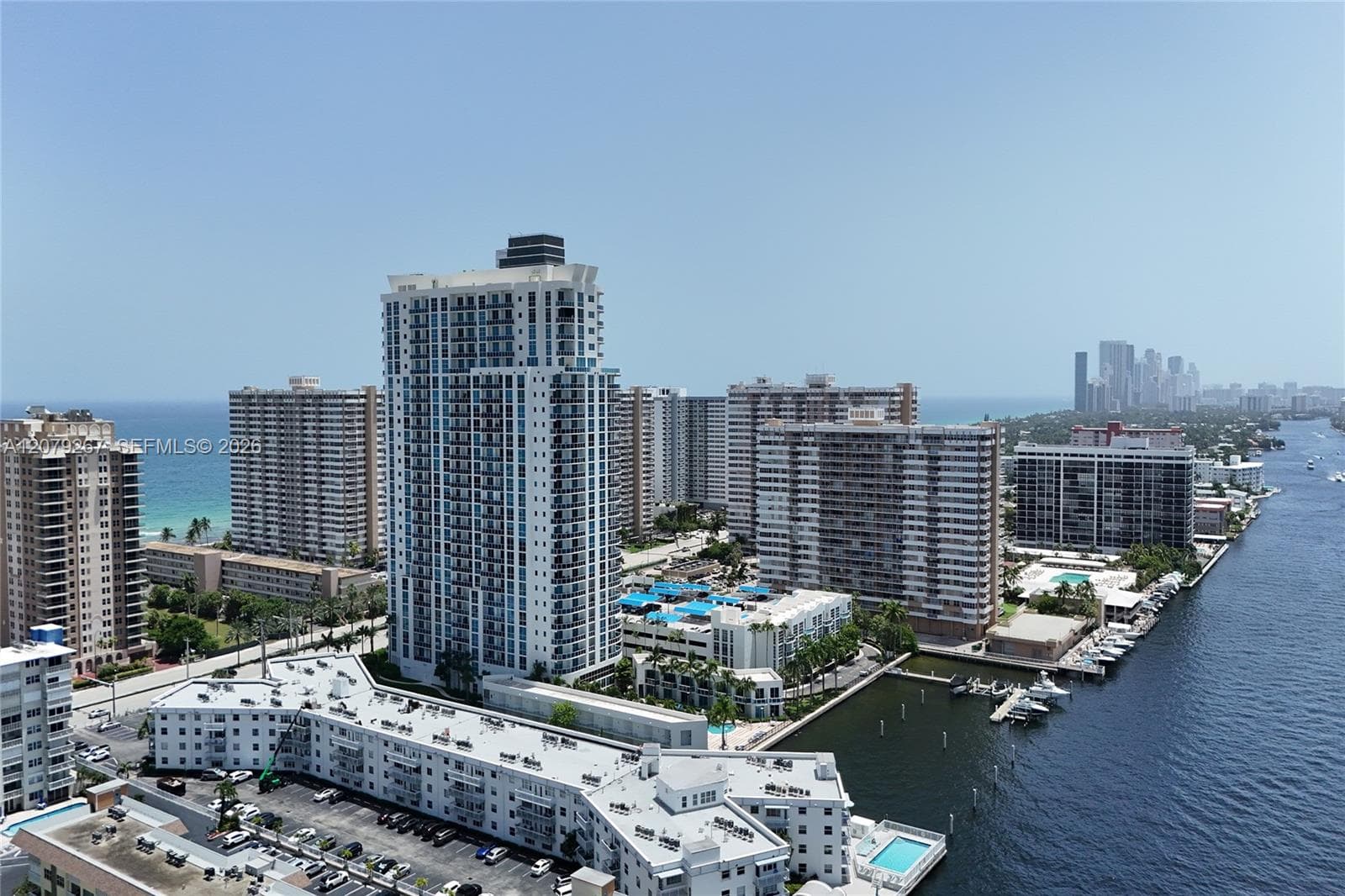 1945 S Ocean Dr M6 photo 1