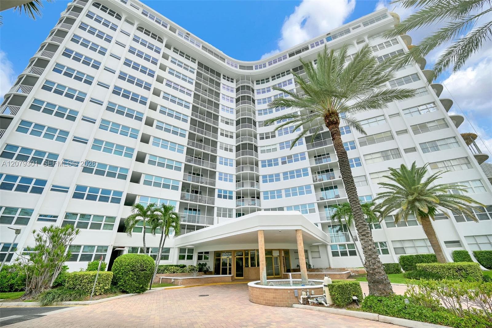100 Golden Isles Dr 109 photo 2