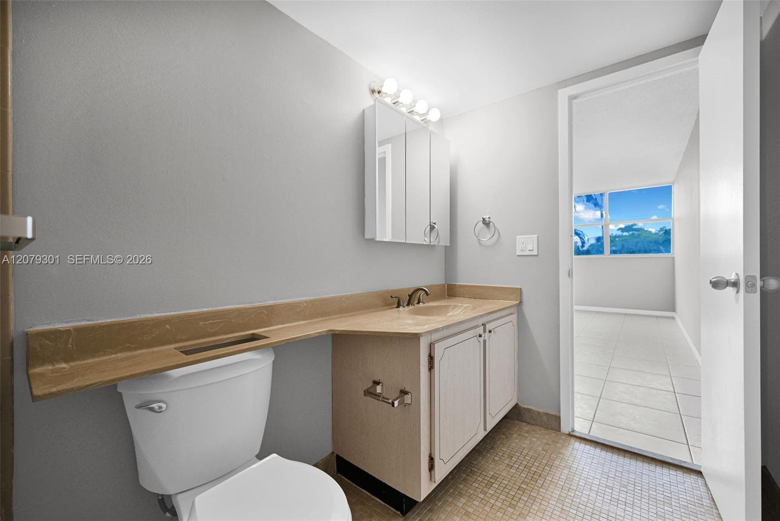 100 Golden Isles Dr 109 photo 22