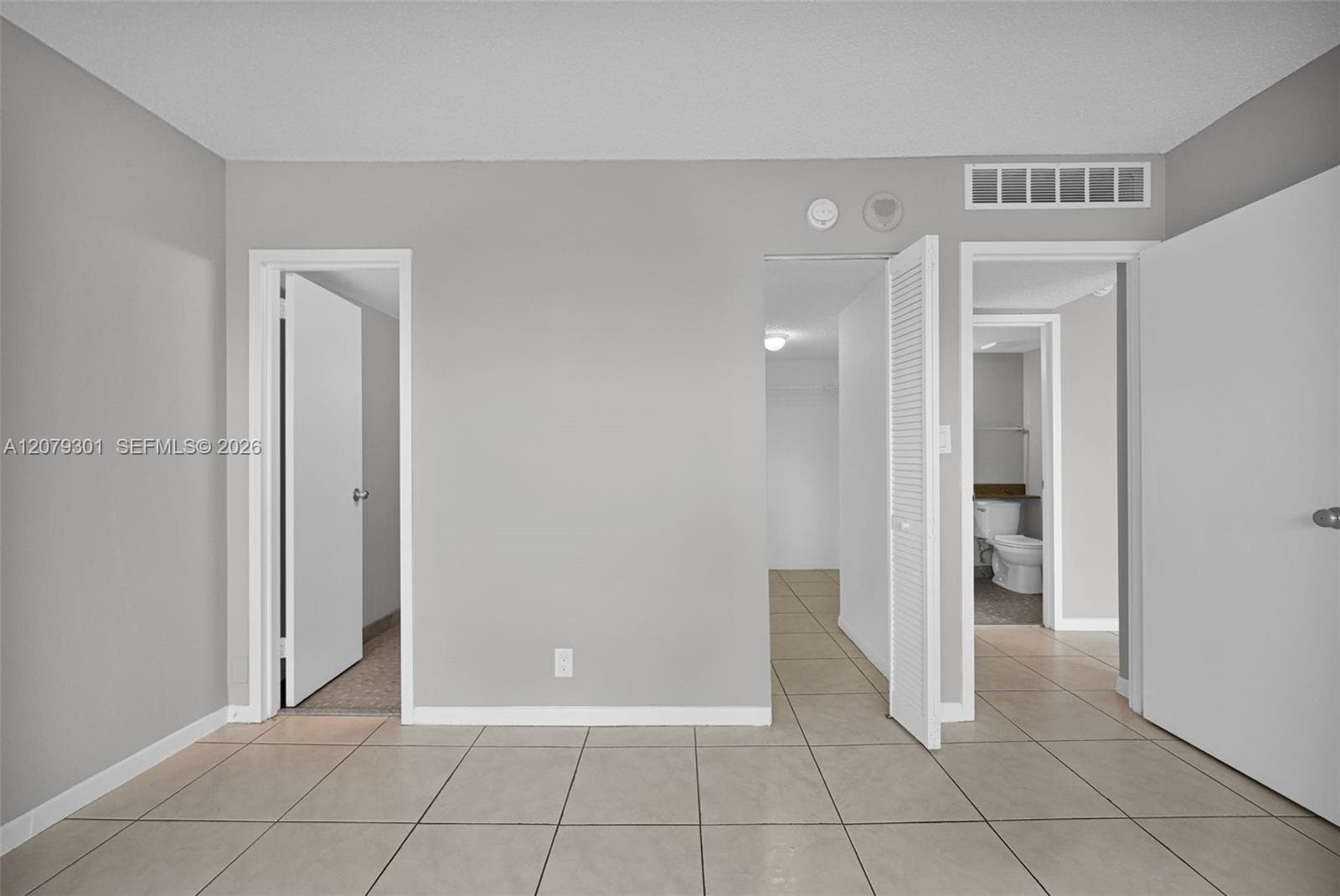 100 Golden Isles Dr 109 photo 18