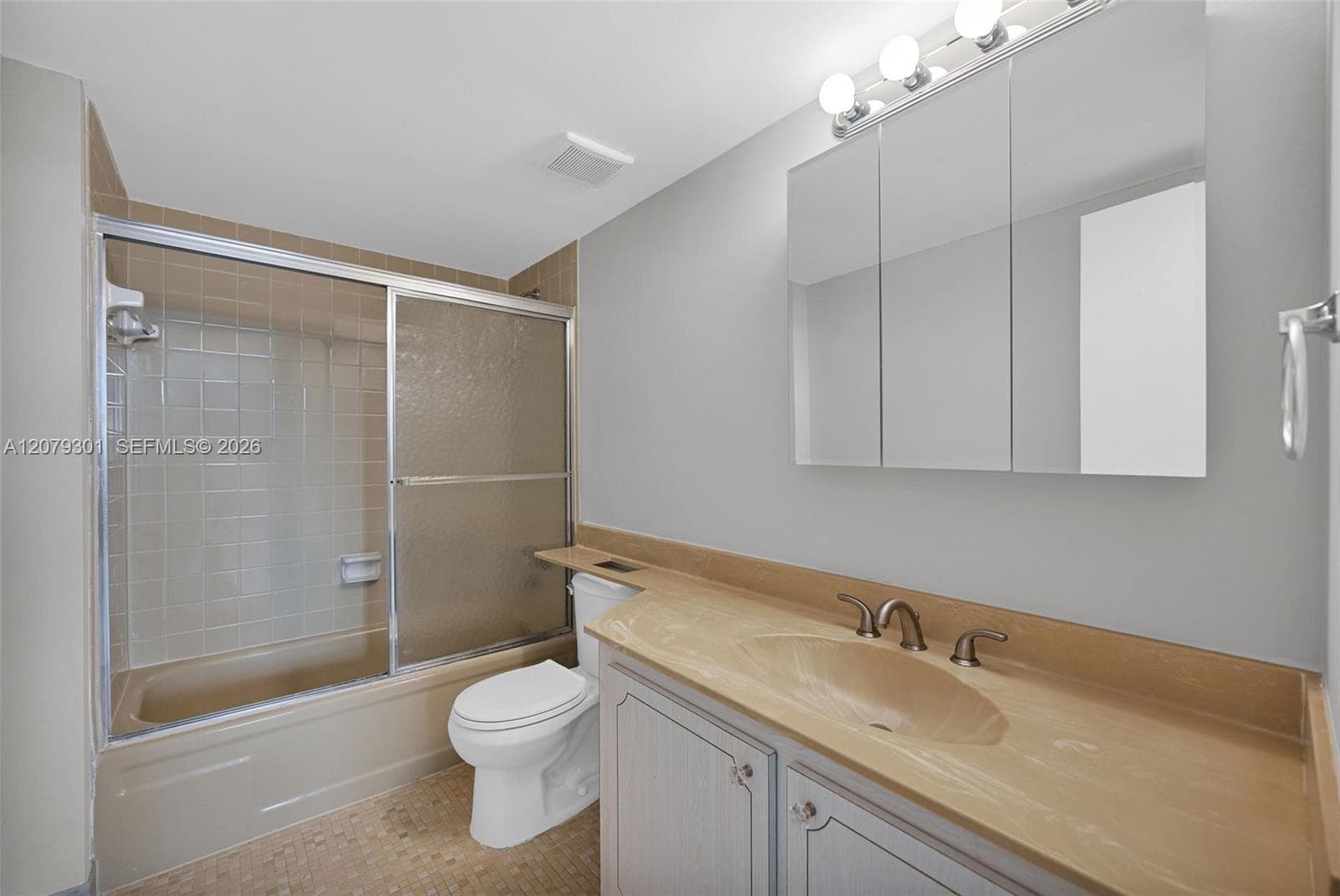 100 Golden Isles Dr 109 photo 21