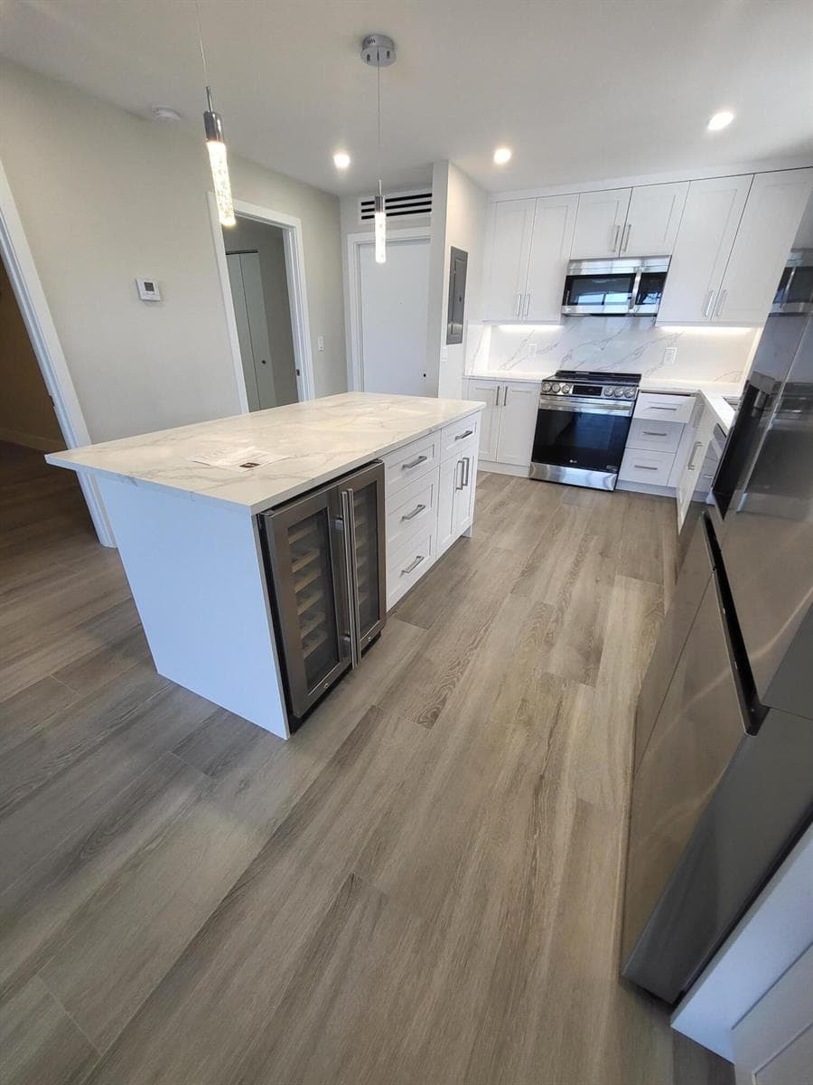 3100 NE 49th Street 701 photo 2