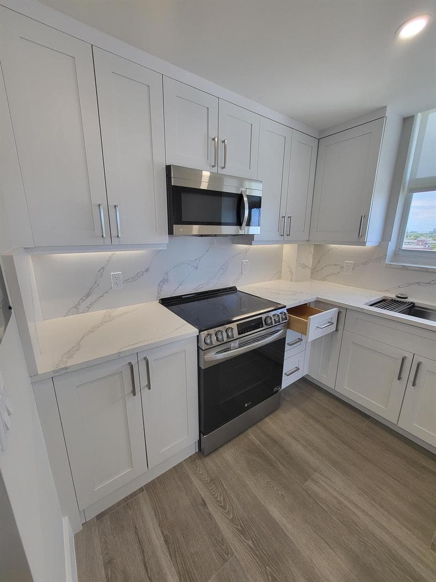 3100 NE 49th Street 701 photo 10