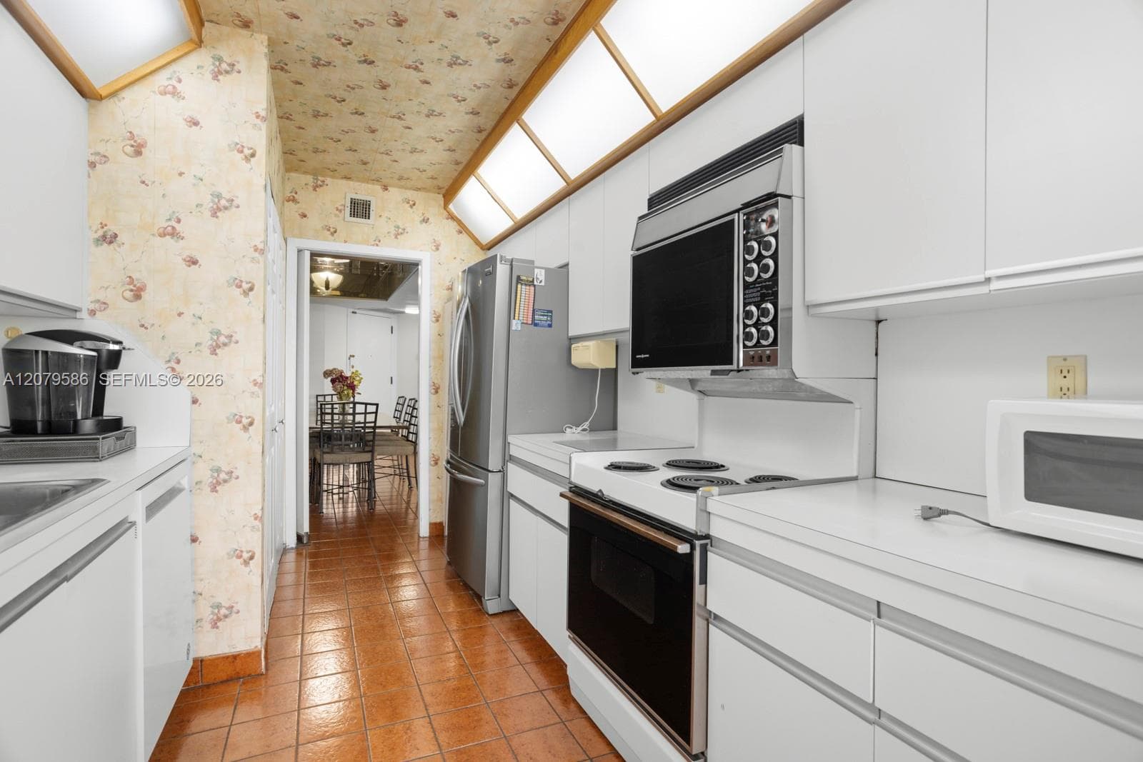 19667 W Turnberry Way 15-G photo 8