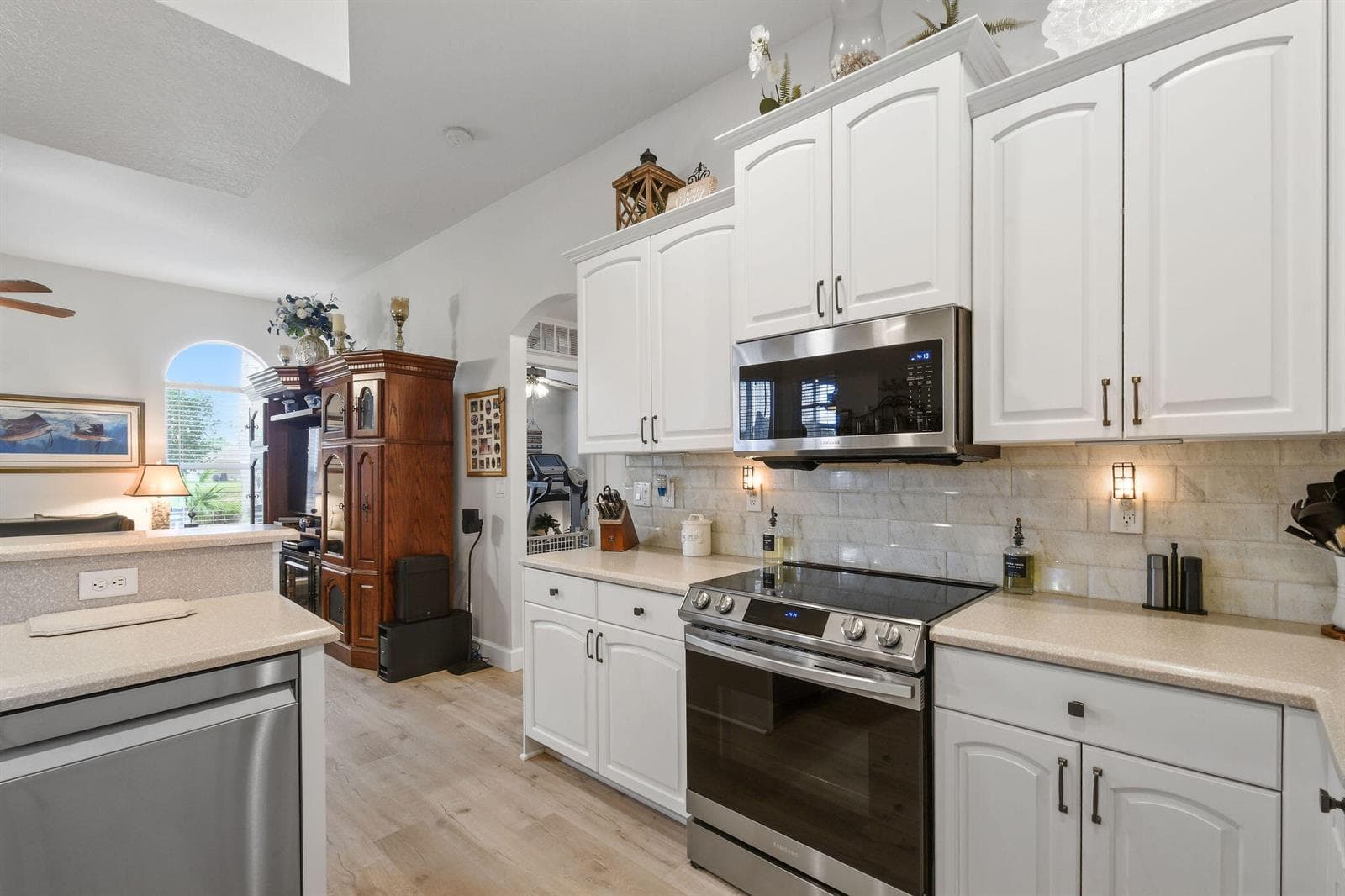390 SW Jeanne Avenue photo 18