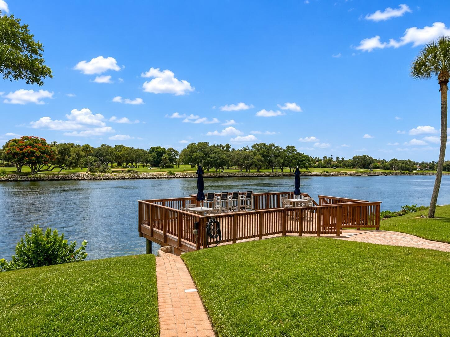 308 Golfview Road 405 photo 1