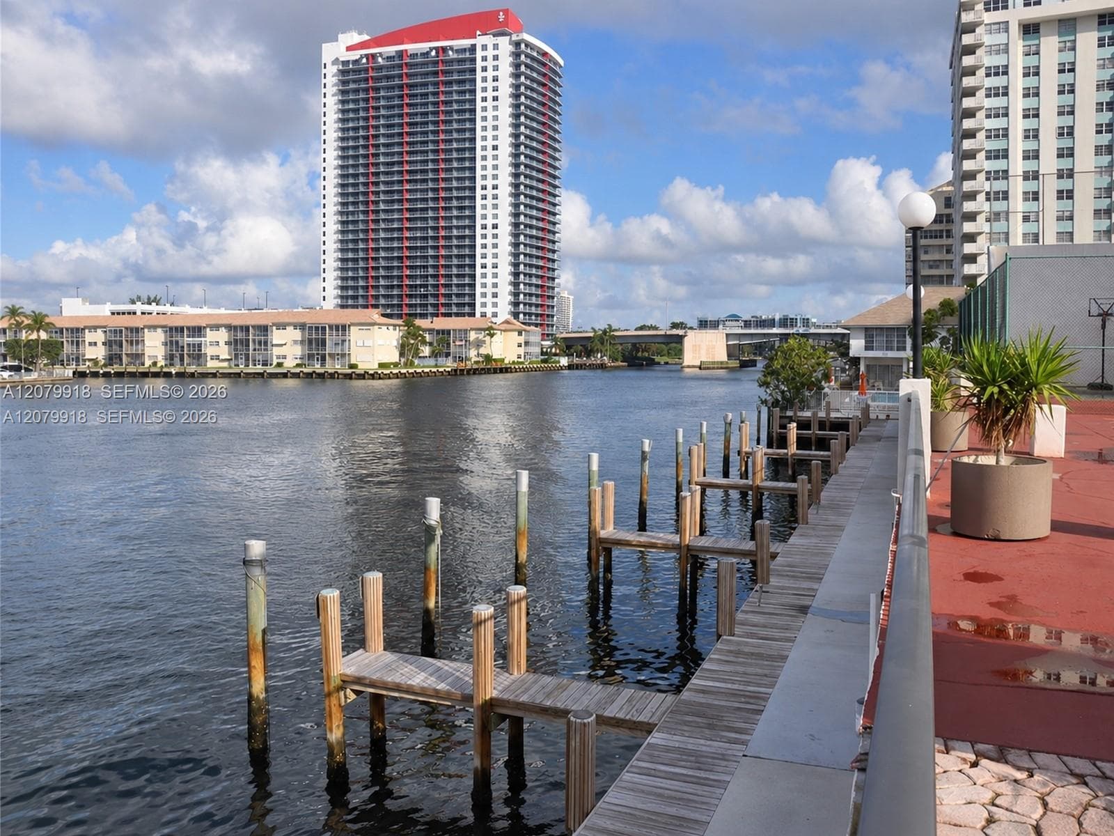 1865 S Ocean Dr 9I photo 6