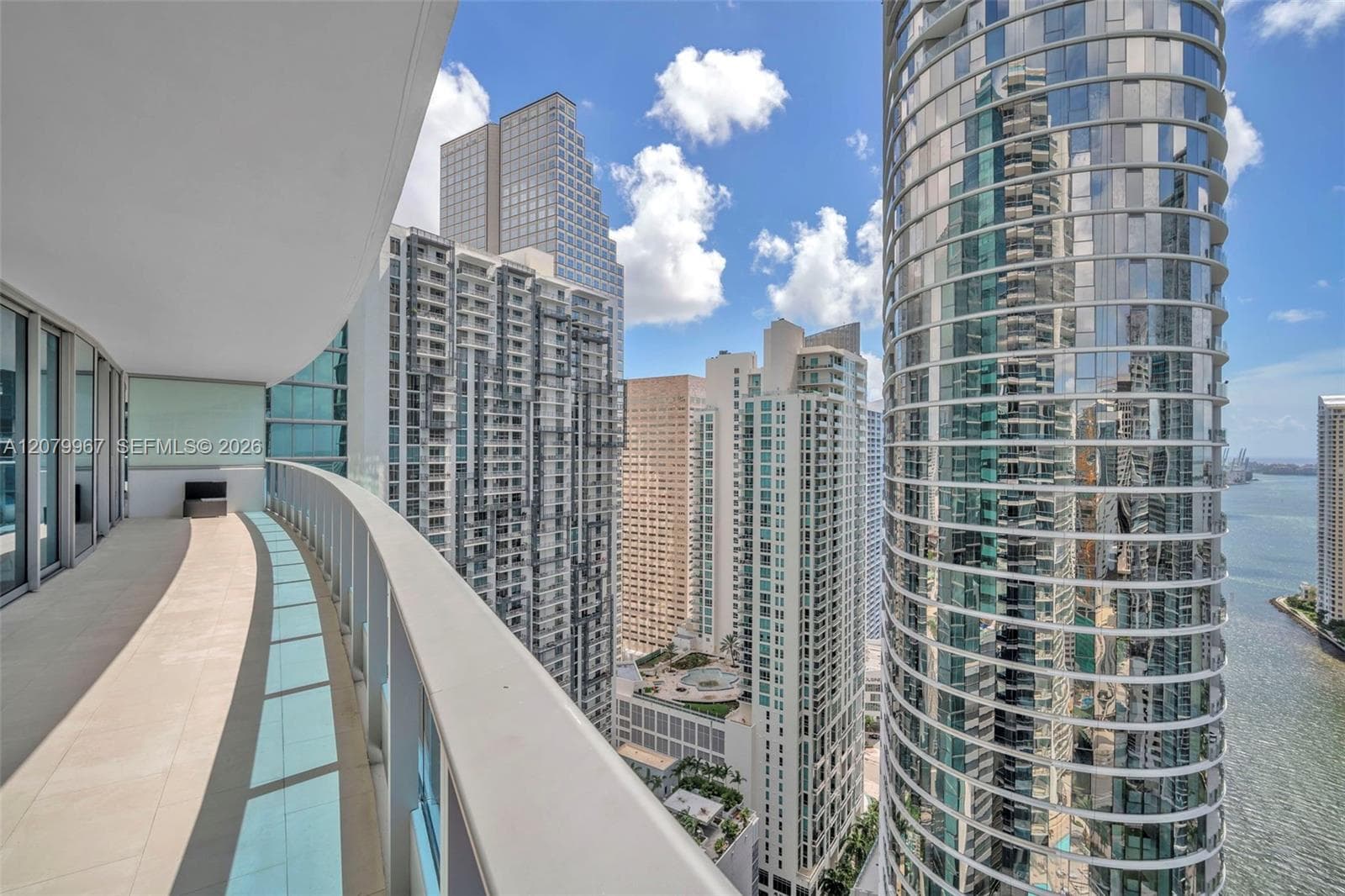 200 Biscayne Boulevard Way 3703 photo 2