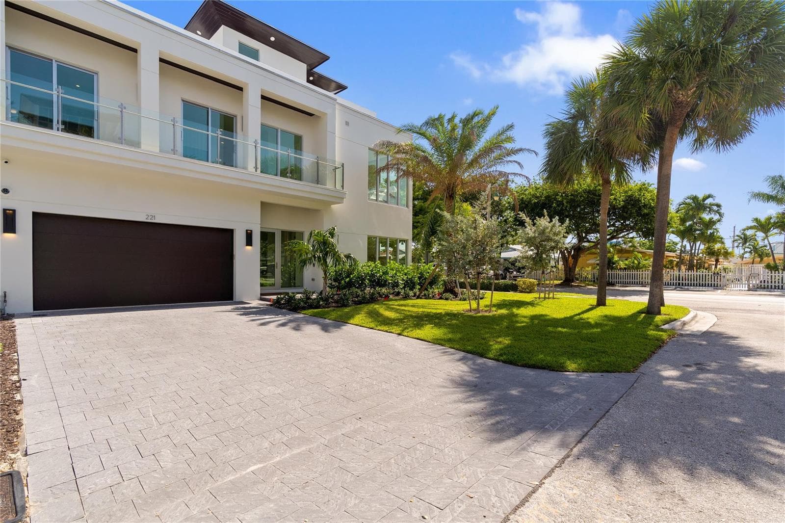 221 Shore Court photo 10
