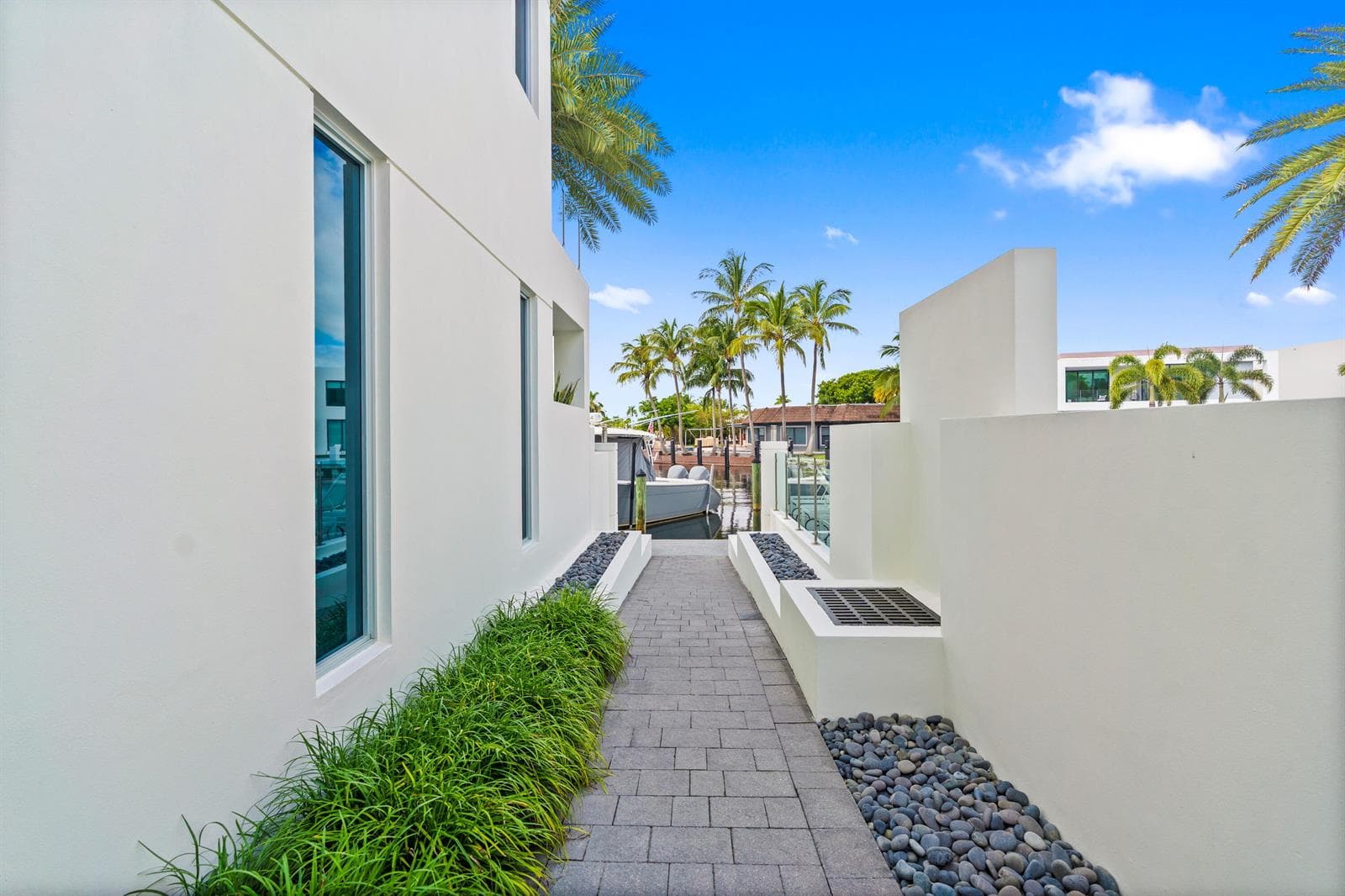 221 Shore Court photo 4