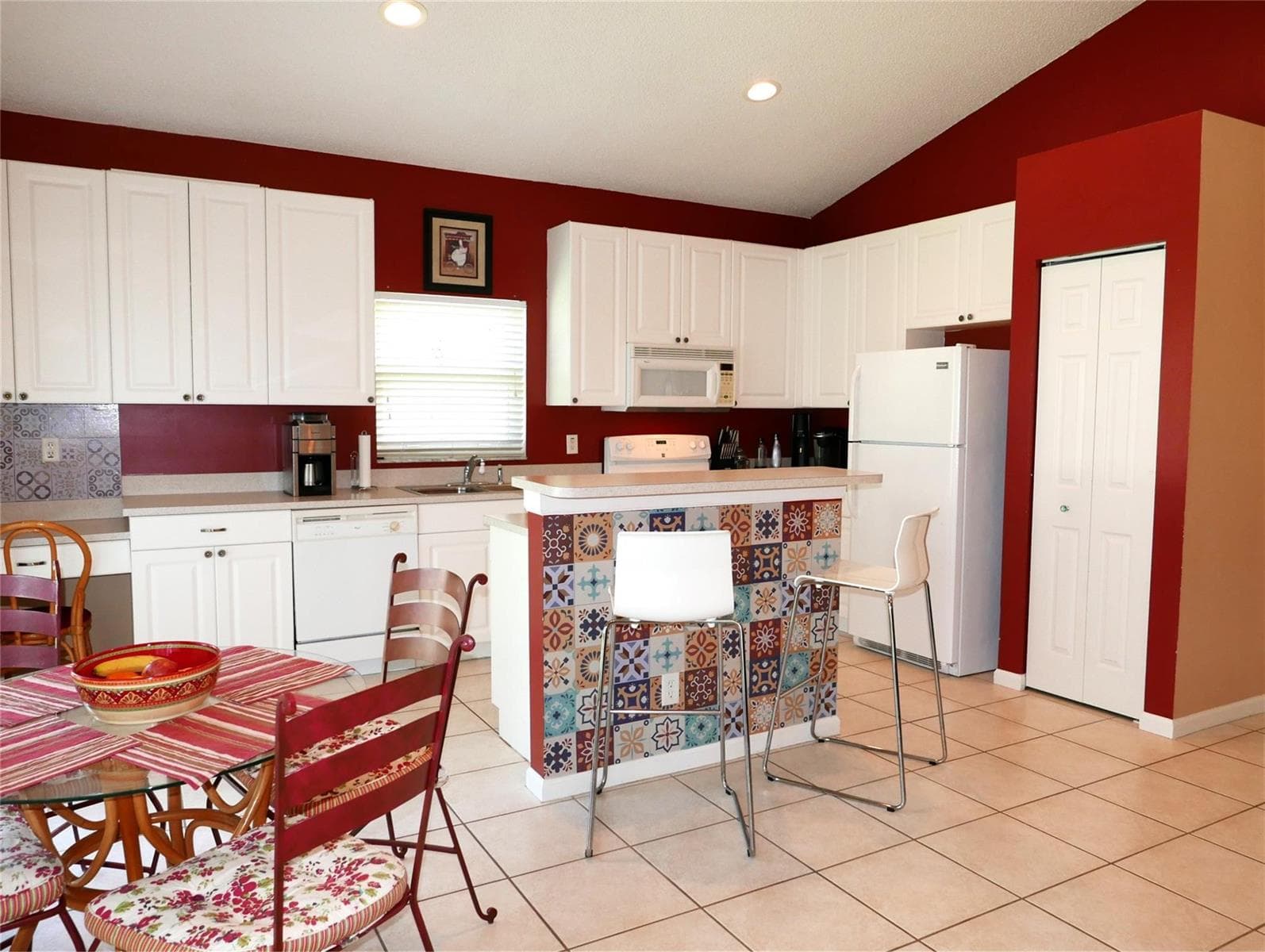 7614 COLONY LAKE Drive photo 11