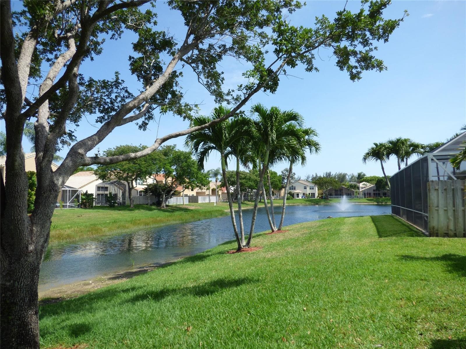 7614 COLONY LAKE Drive photo 4