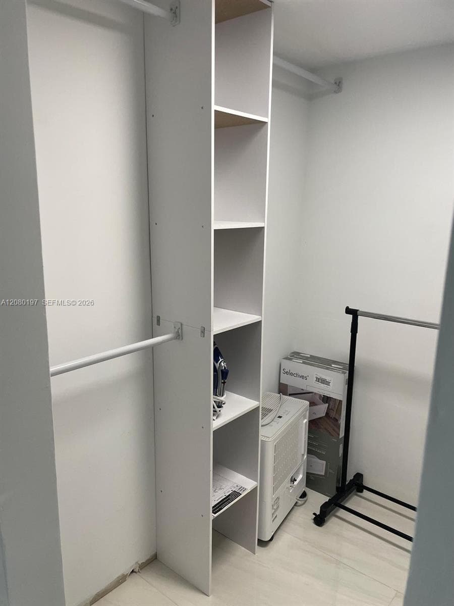 555 NE 15th St 27K photo 11
