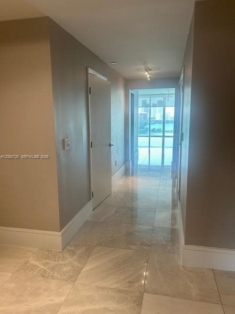 3330 NE 190th St 1719 photo 10