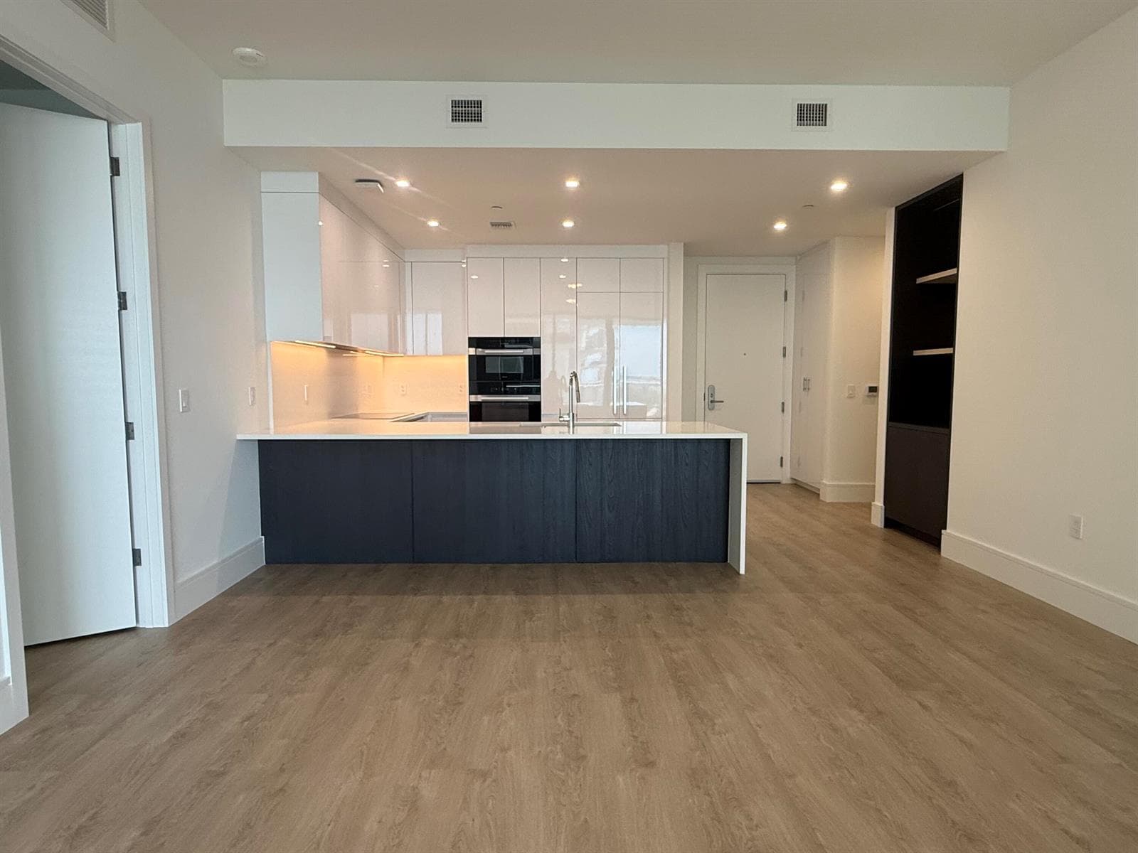 220 Lake Shore Drive 1219 photo 7