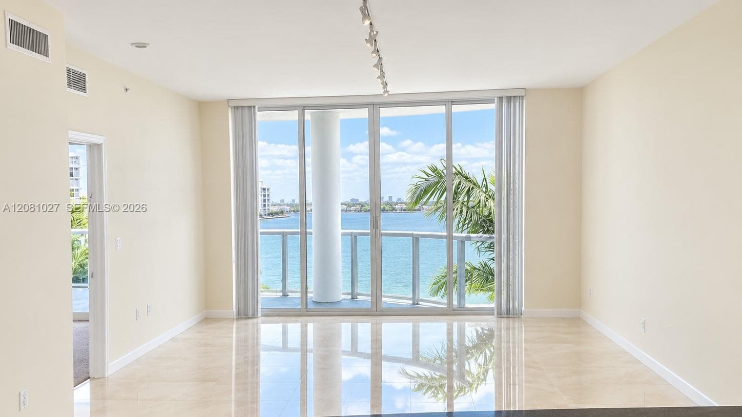 7918 Harbor Island Drive 307 photo 12