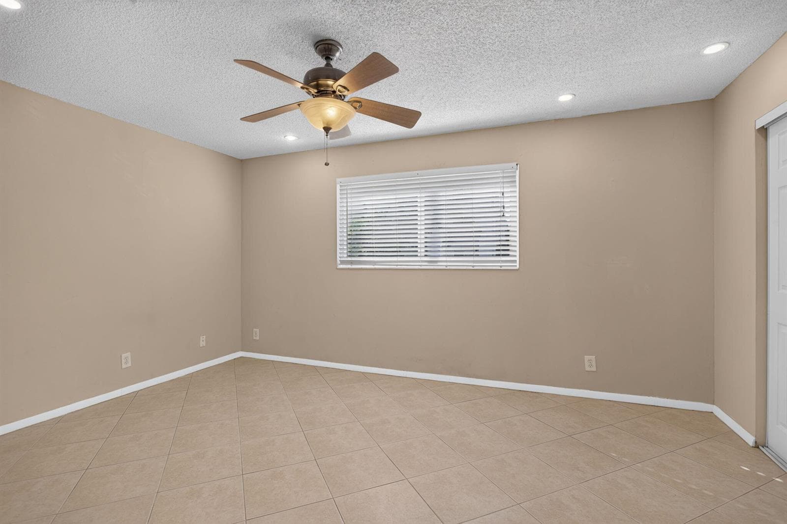 2840 NE 14th Street Causeway 203A photo 15