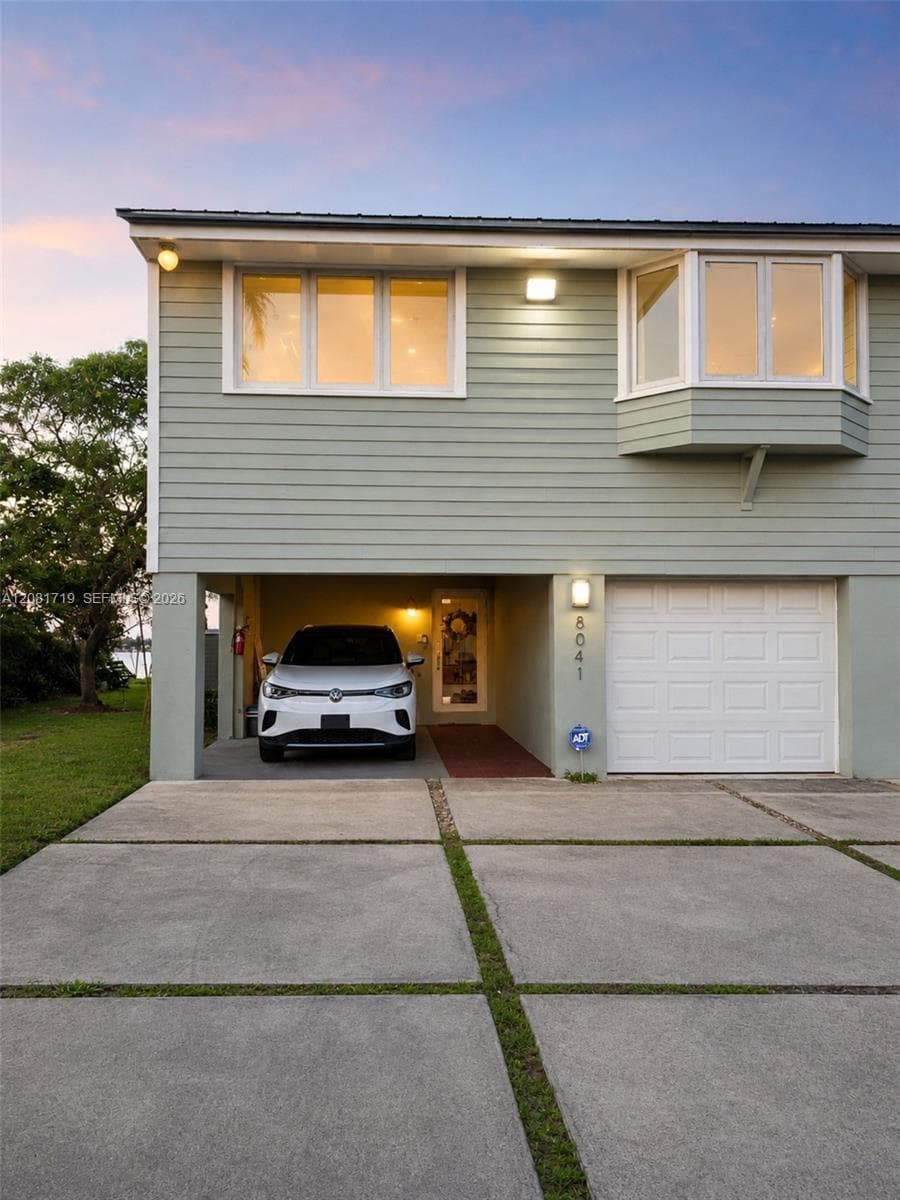8041 NE Bayshore Ct 8041 photo 2