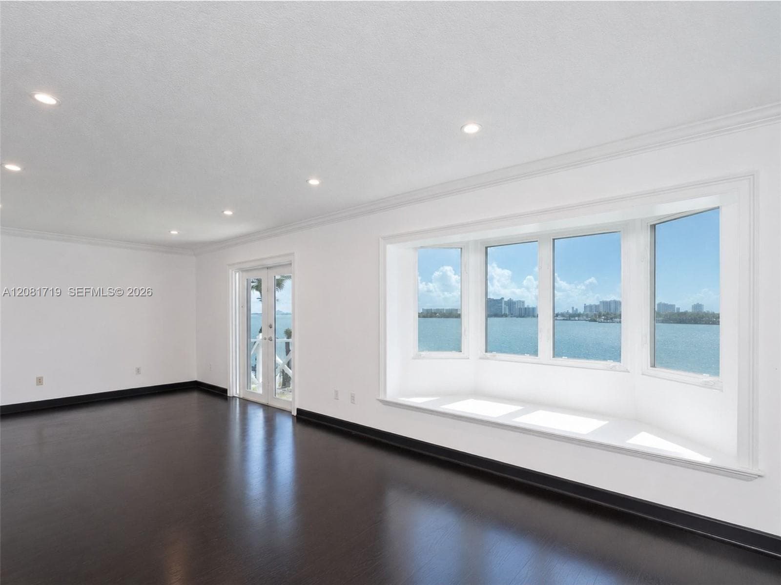 8041 NE Bayshore Ct 8041 photo 13