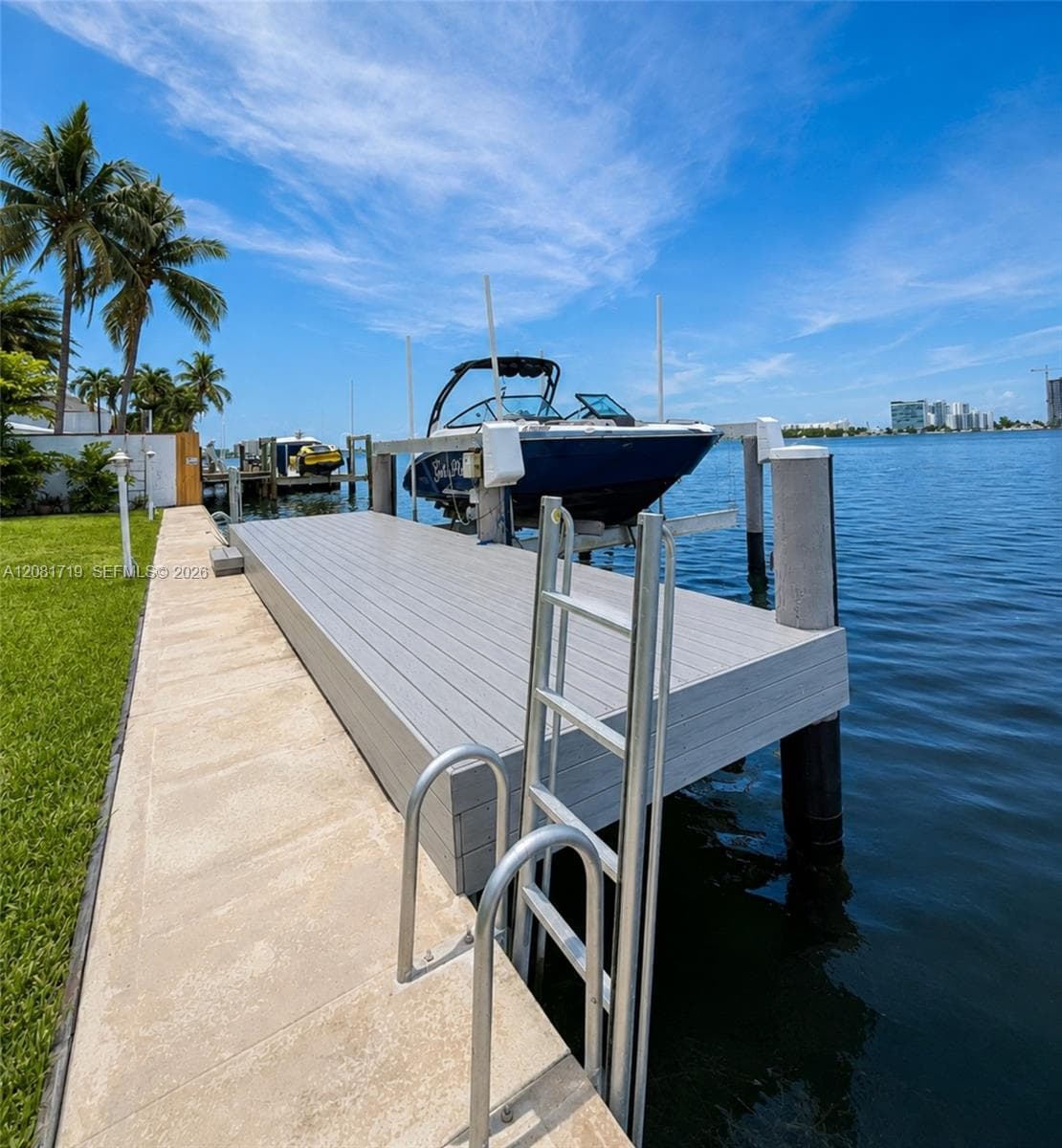 8041 NE Bayshore Ct 8041 photo 5
