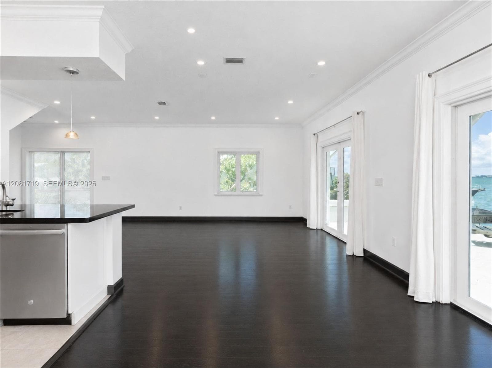 8041 NE Bayshore Ct 8041 photo 9