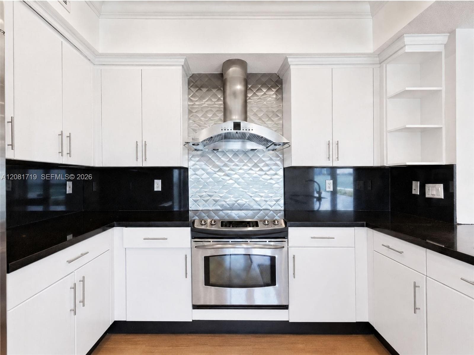 8041 NE Bayshore Ct 8041 photo 10