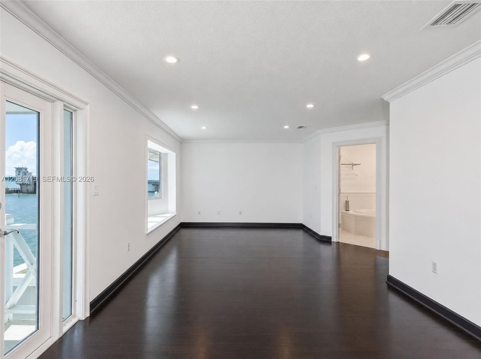 8041 NE Bayshore Ct 8041 photo 14