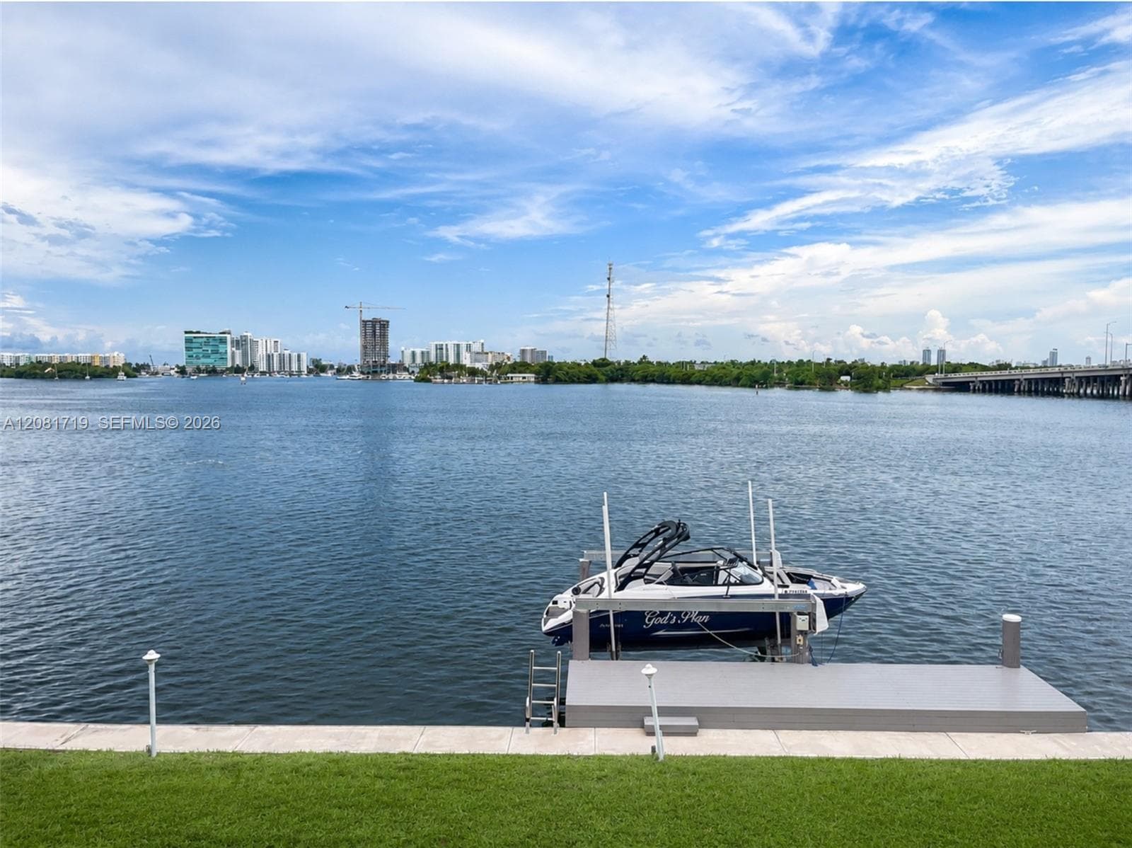 8041 NE Bayshore Ct 8041 photo 25