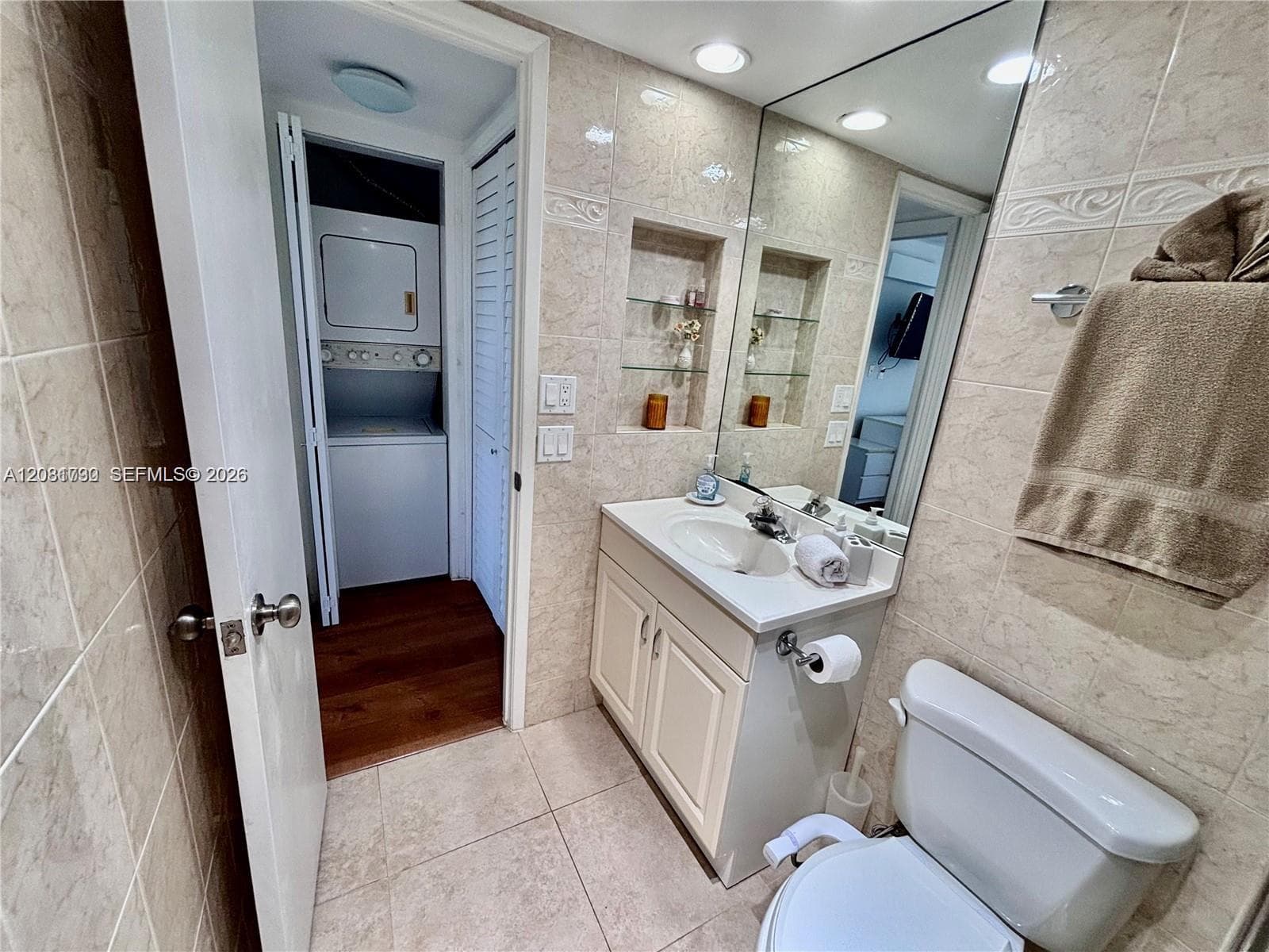 3051 S Palm Aire Dr 102 photo 13