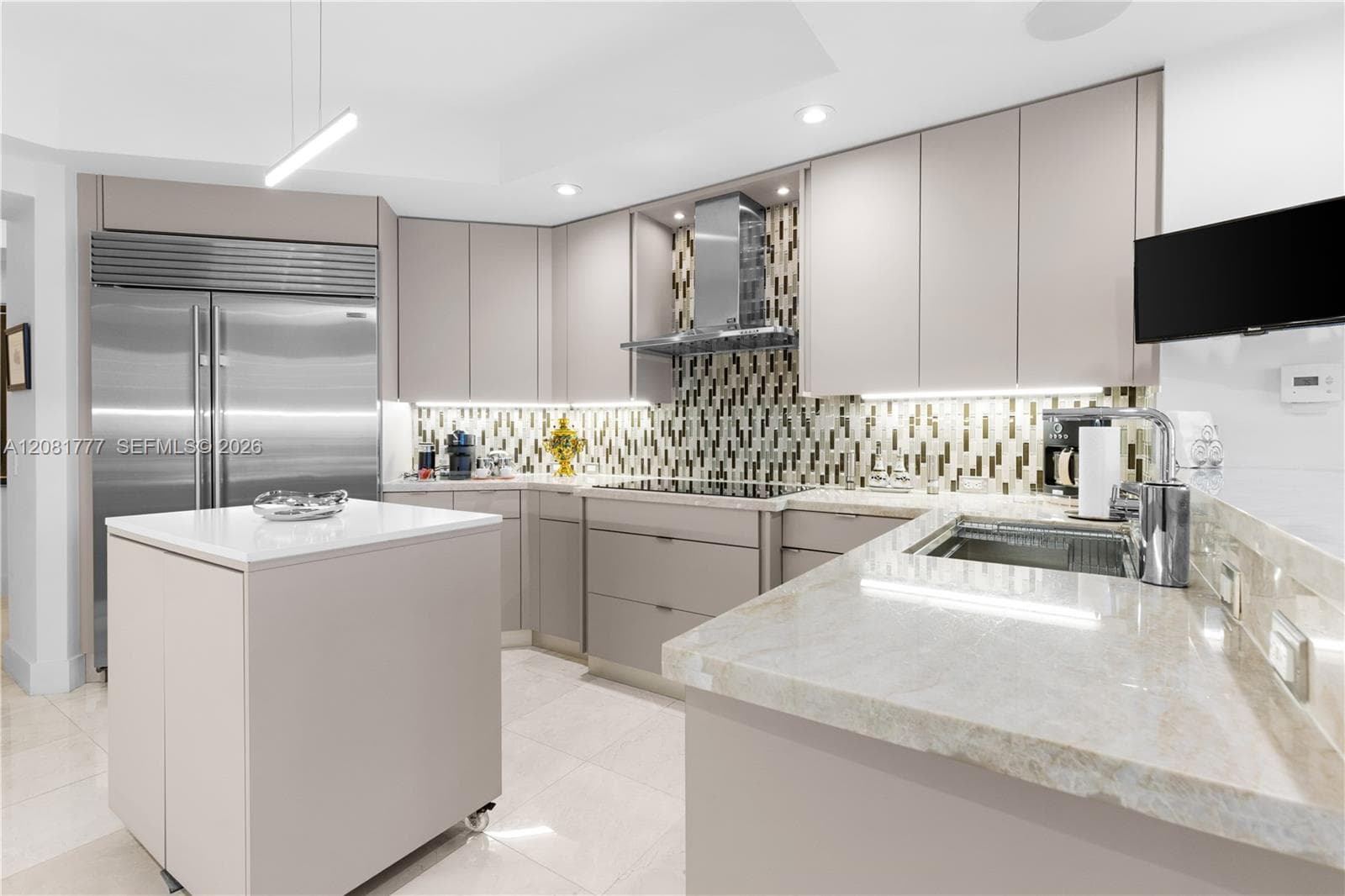 21200 NE Point Pl 1404 photo 18