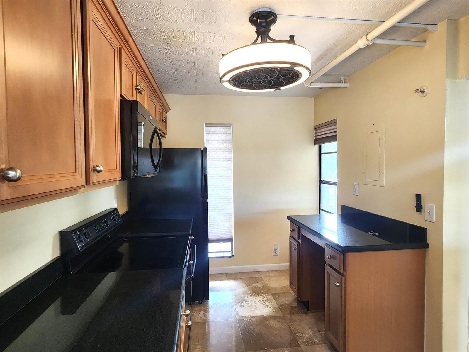 17 ROYAL PALM Way 3030 photo 3