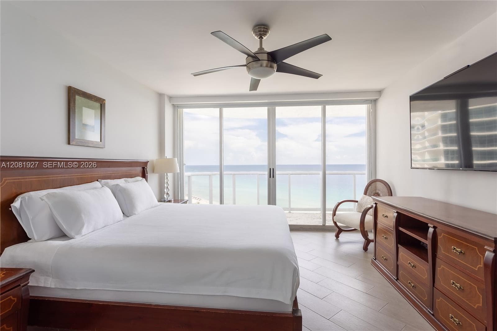16711 N Collins Ave 1704 photo 18