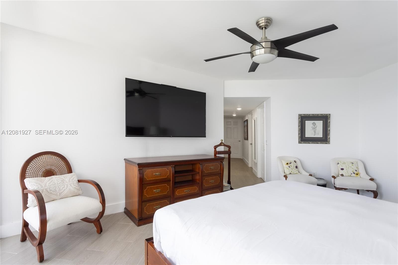 16711 N Collins Ave 1704 photo 21
