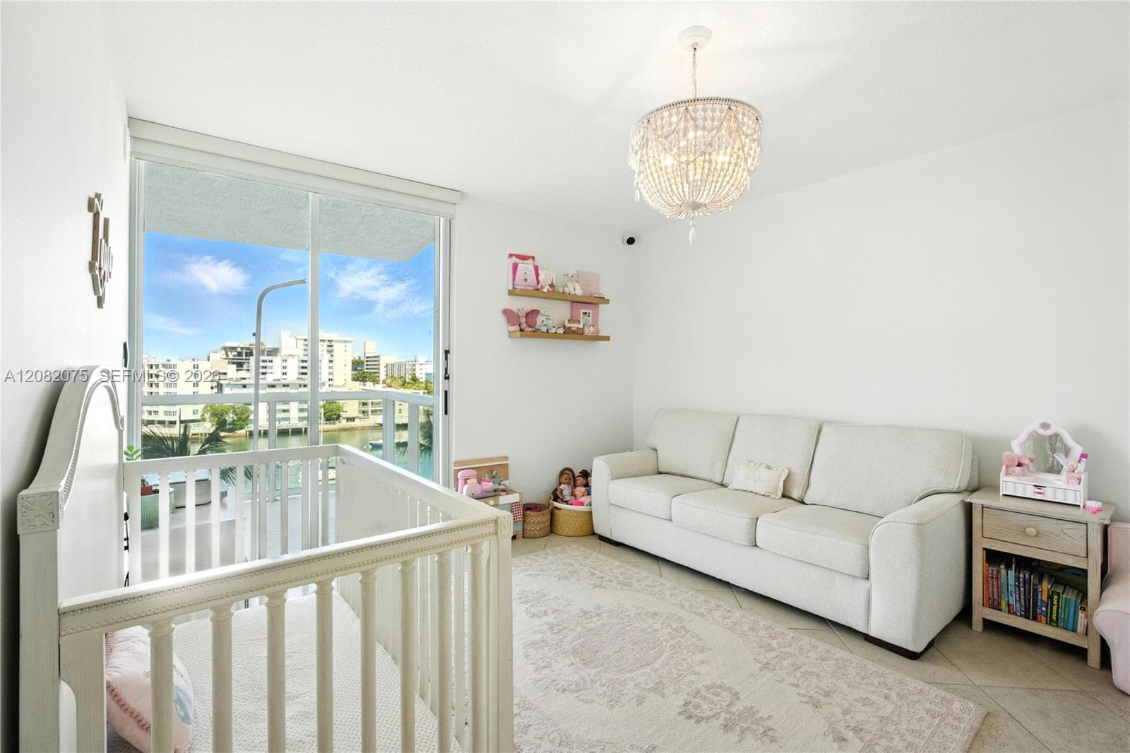 10 Venetian Way 604 photo 10
