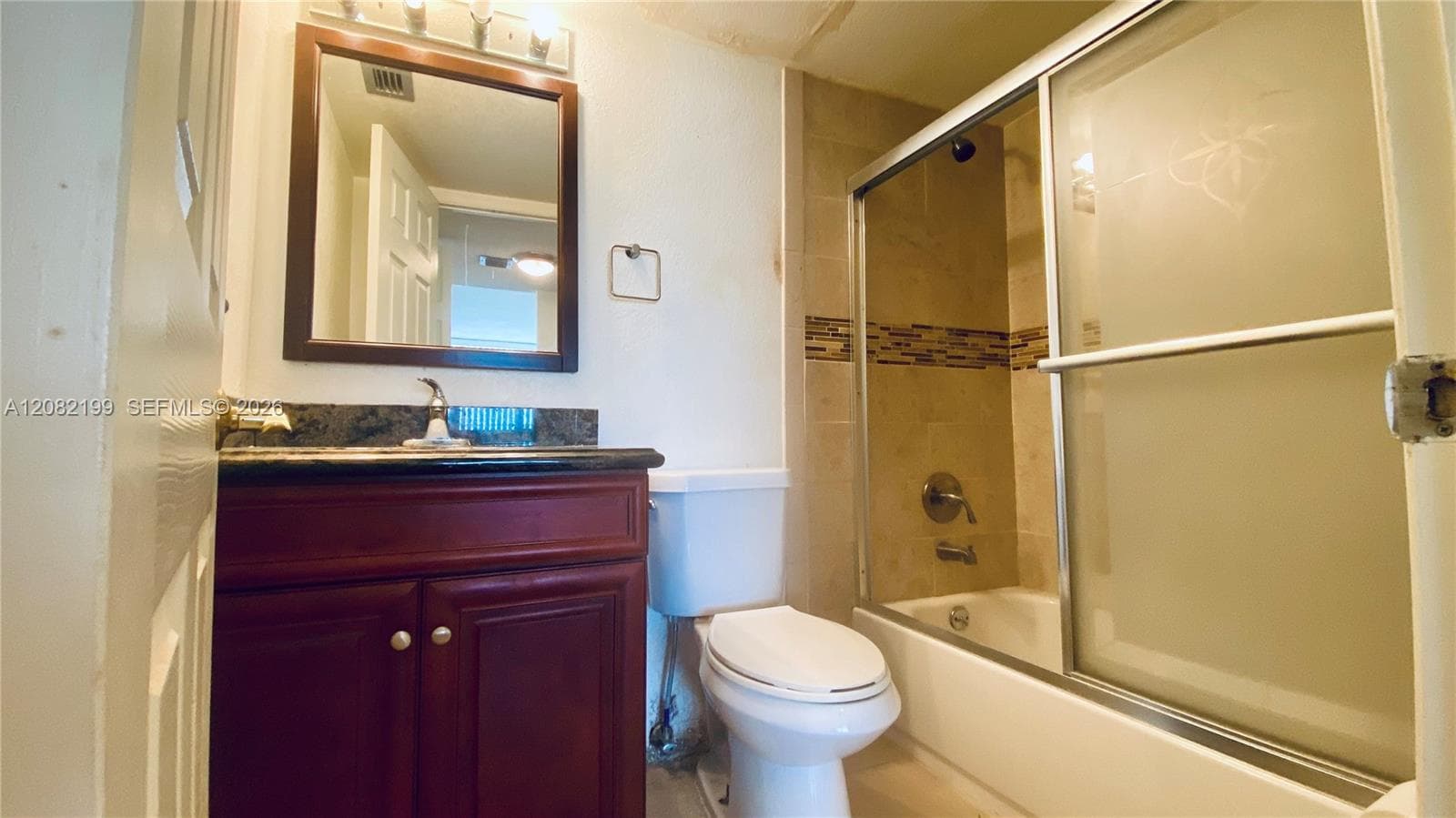 2025 NE 164th ST 901 photo 6