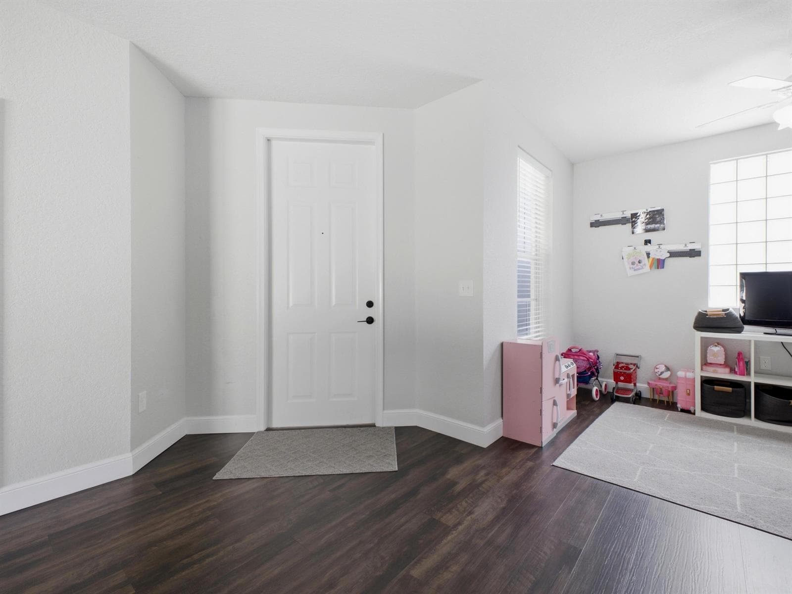 5676 Azalea Circle photo 4