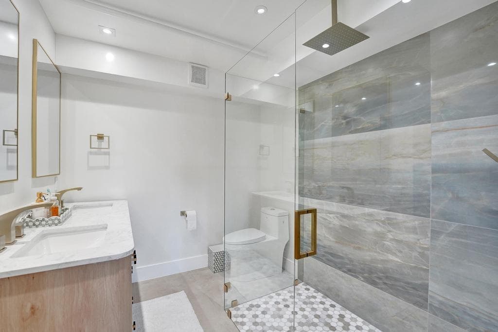 2866 NE 30th Street 9 photo 24