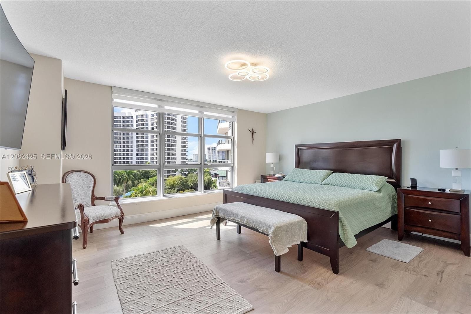3500 Mystic Pointe Dr 806 photo 24