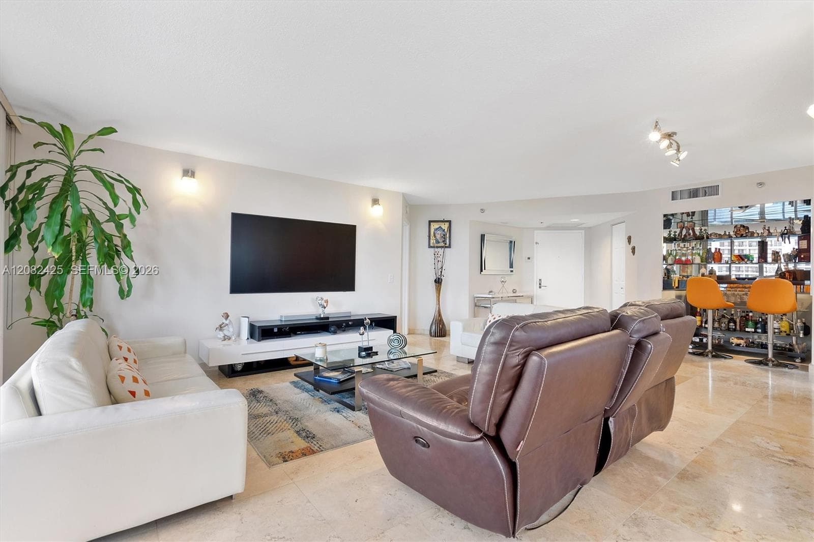 3500 Mystic Pointe Dr 806 photo 4
