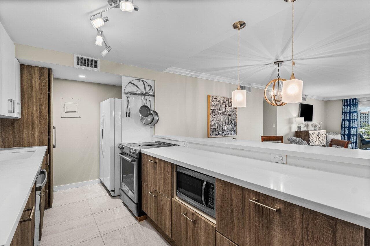 1208 Marine Way 506 photo 10