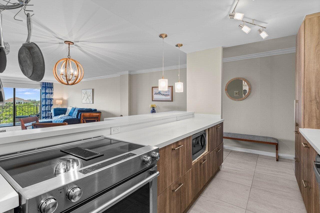 1208 Marine Way 506 photo 8