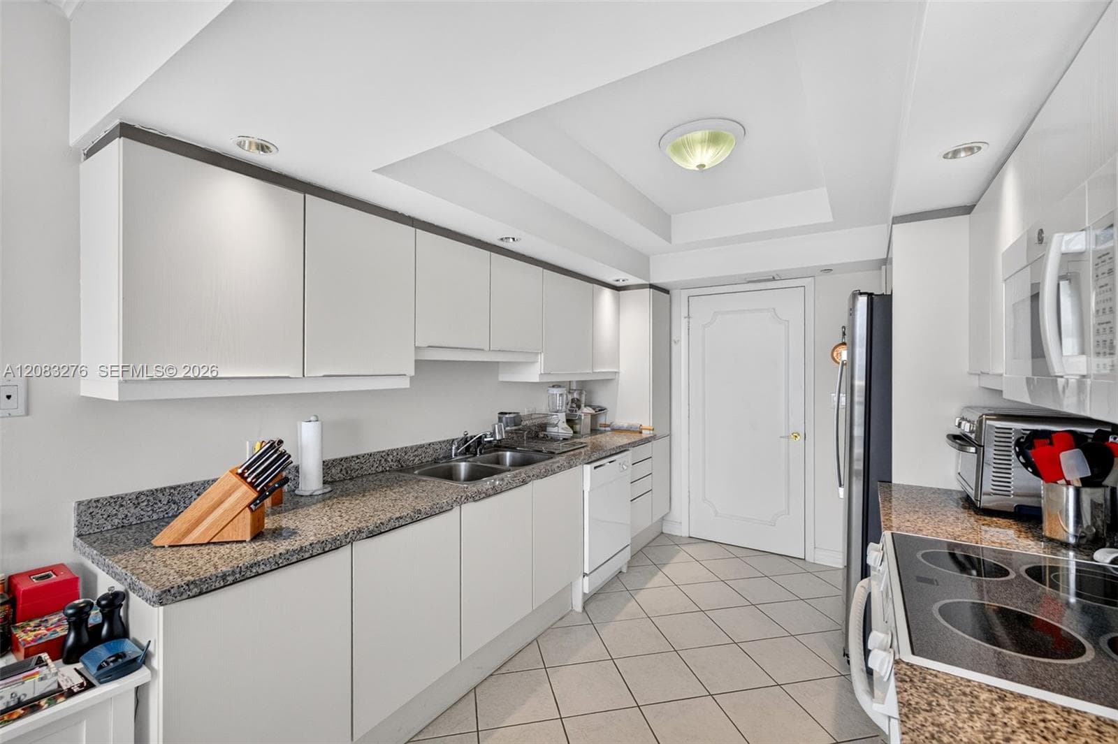 7000 Island Blvd 2406 photo 11