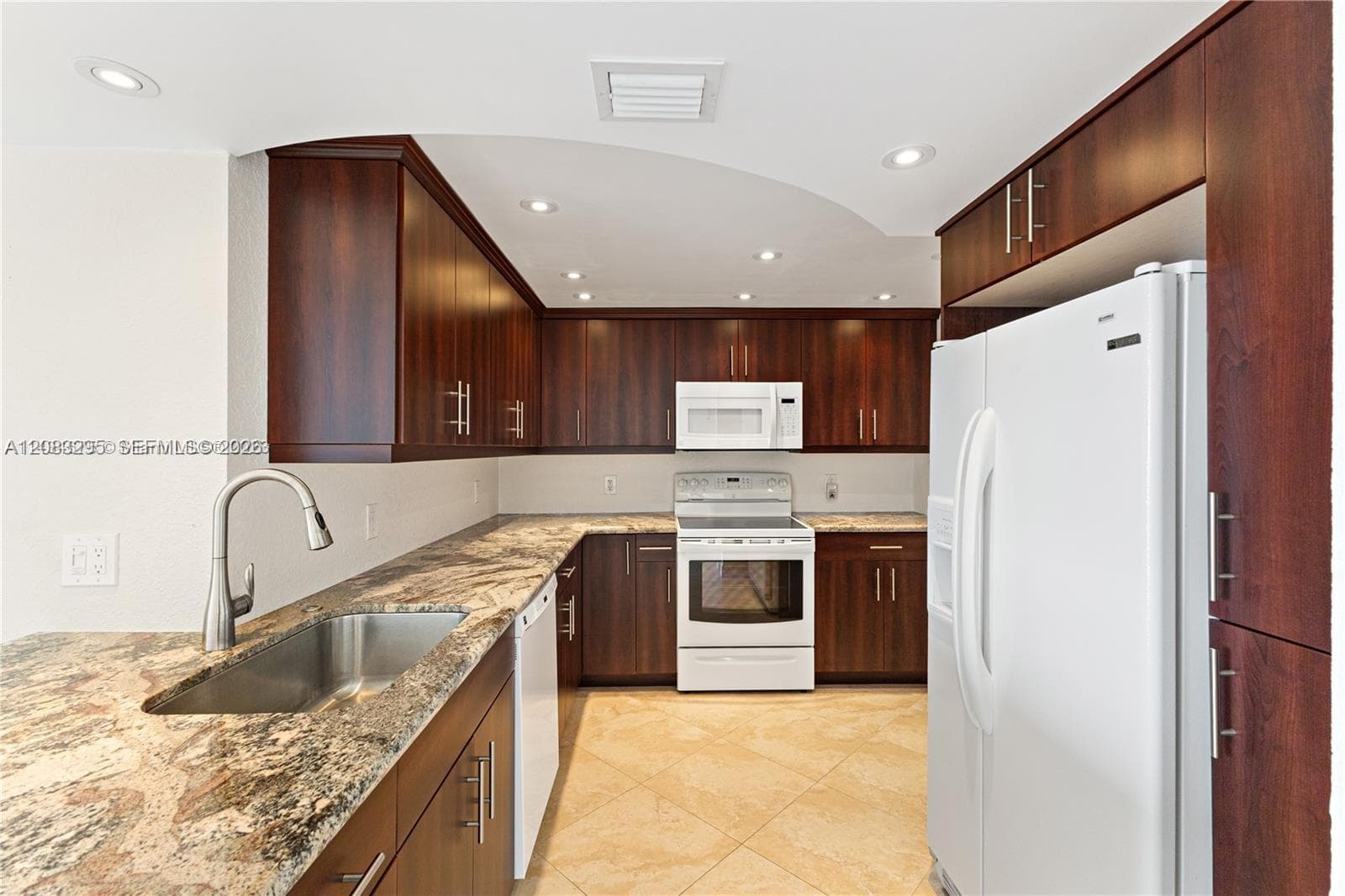 13155 Ixora Ct 905 photo 5