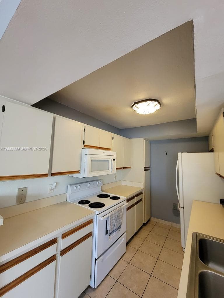 10581 SW 155th Ct 1228 photo 6