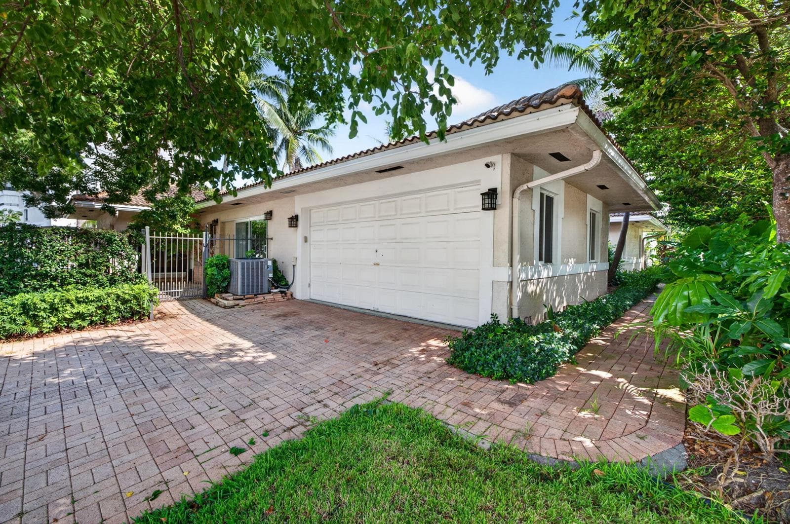 1920 E Terra Mar Drive photo 4