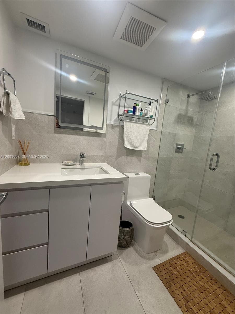 5750 Collins Ave 3F photo 7